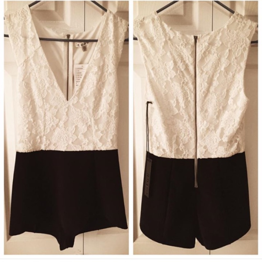 Urban outfitters NWT romper size small